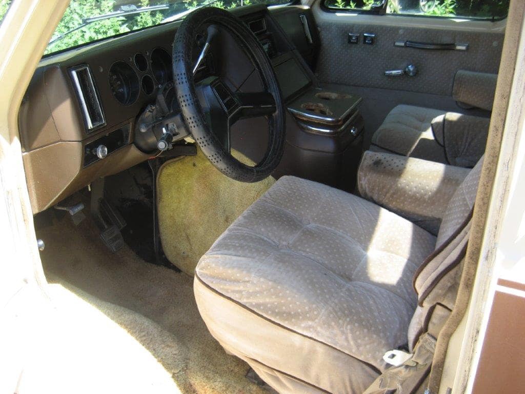 Chevrolet Chevy Van G20 V8 5,0L de 1987 intérieur tableau de bord