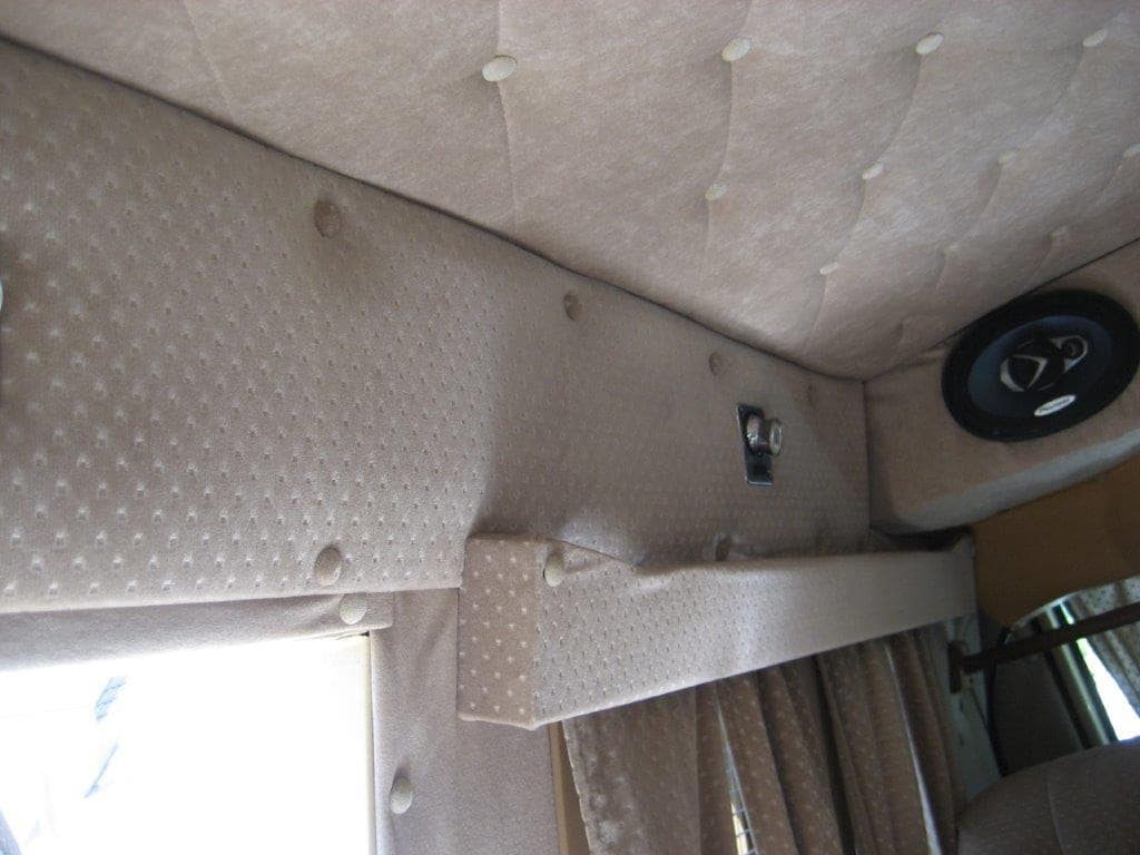 Chevrolet Chevy Van G20 V8 5,0L de 1987 intérieur