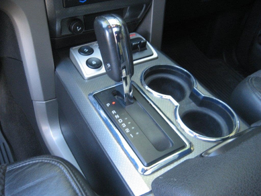 FORD F-150 Raptor SVT V8 6,2L essgpl de 2010 intérieur tableau de bord