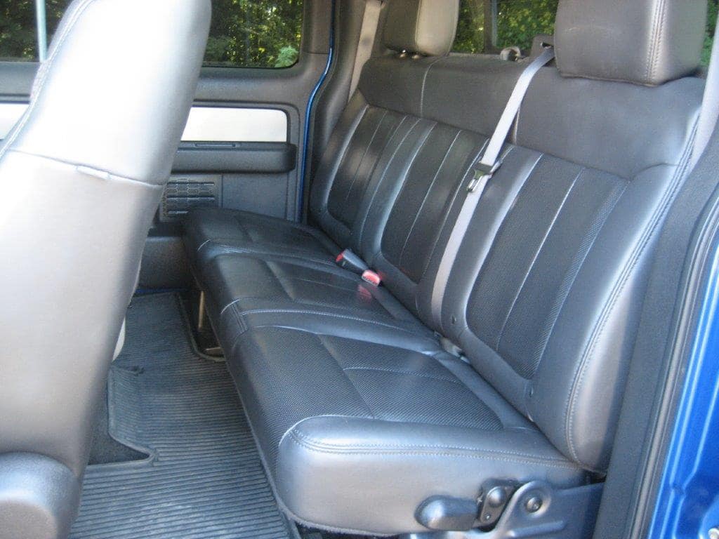 FORD F-150 Raptor SVT V8 6,2L essgpl de 2010 intérieur arrière