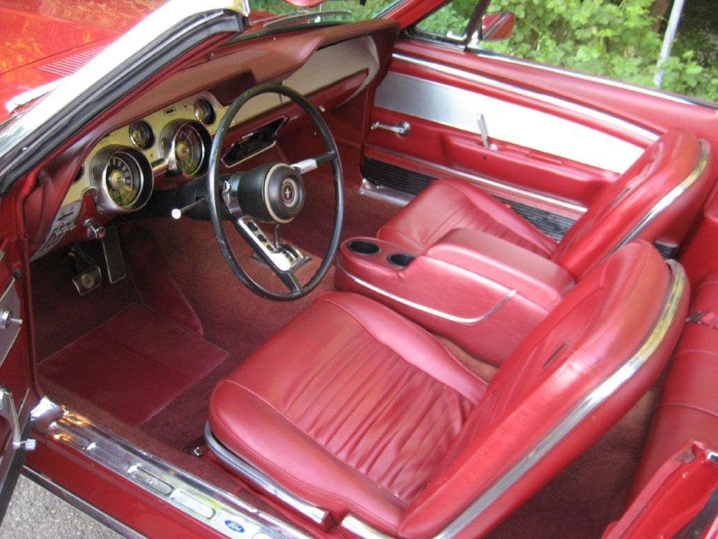 Ford Mustang Cabriolet GT V8 289ci Code A de 1967 intérieur tableau de bord