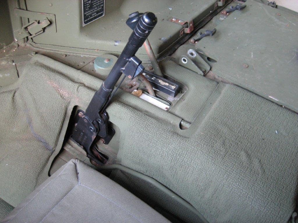 AM General Humvee M998 V8 6,2L Diesel de 1987 intérieur