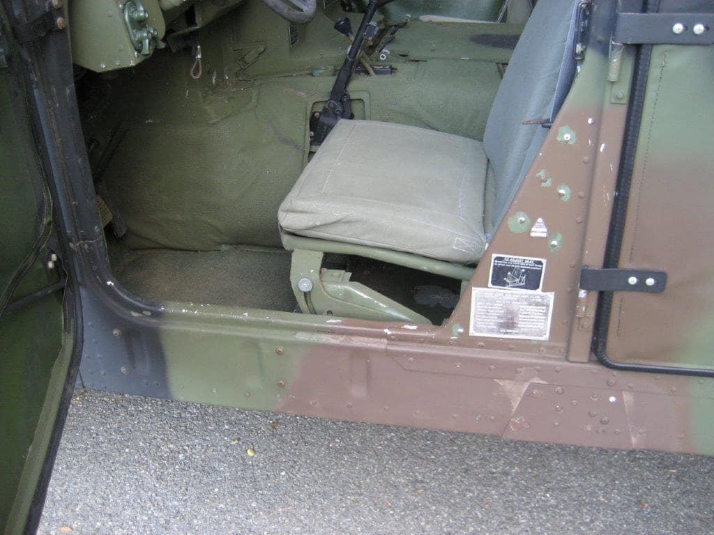 AM General Humvee M998 V8 6,2L Diesel de 1987 encadrement de porte