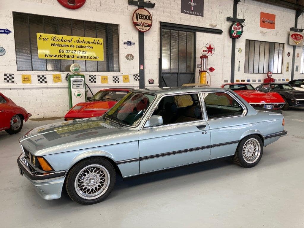 BMW 323i de 1981 3/4 avant