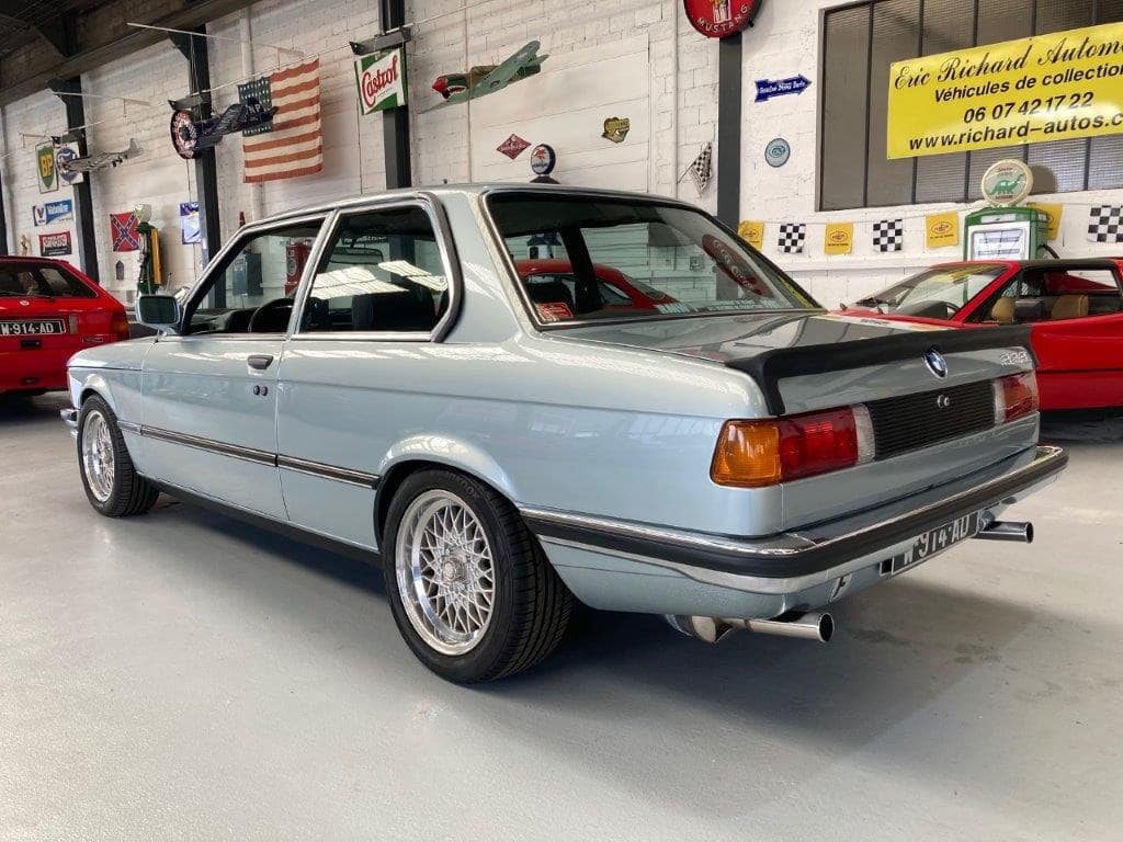 BMW 323i de 1981 3/4 arrière