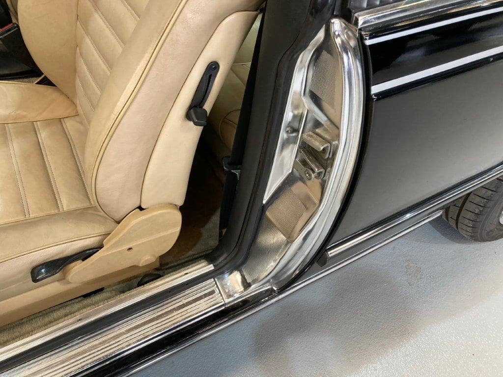 BMW 635 CSI de 1980 encadrement de porte