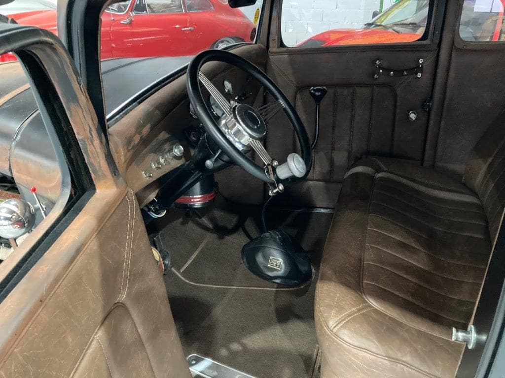 Ford Hot-rod V8 350ci de 1932 intérieur tableau de bord