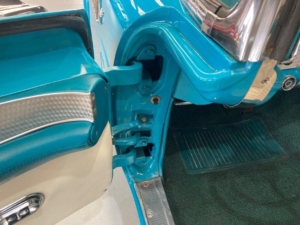 Ford Thunderbird V8 312ci de 1956