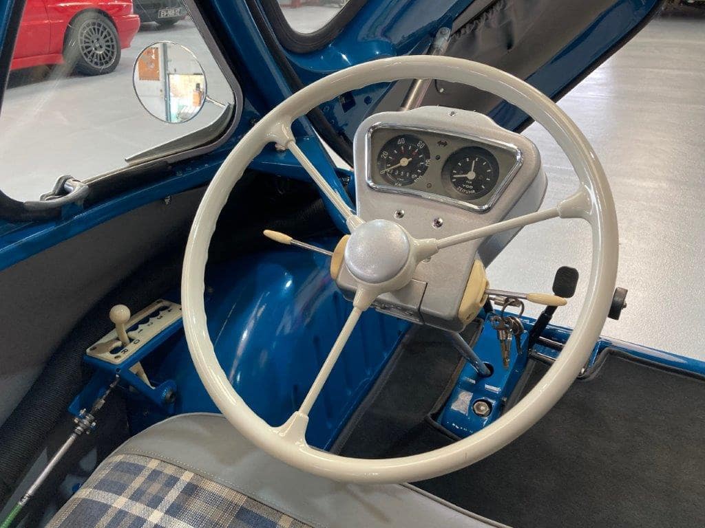 Heinkel Kabine 153 de 1959 intérieur tableau de bord