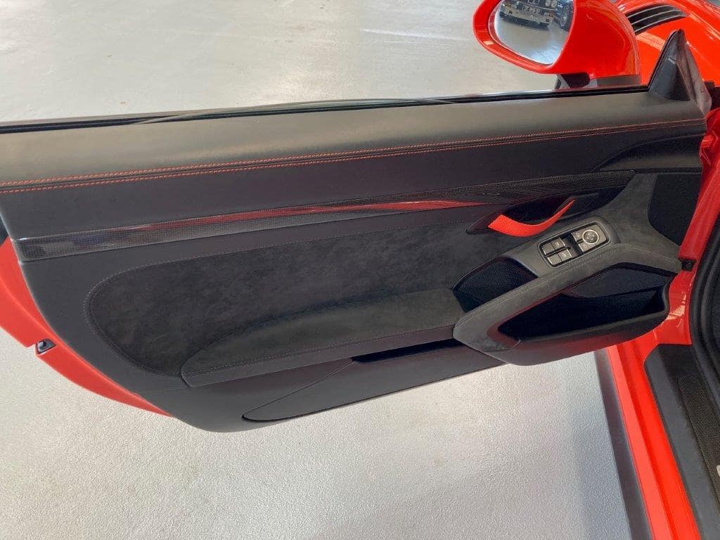 Porsche 991 GT3 RS de 2015 intérieur porte