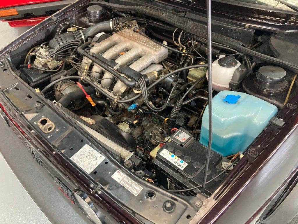 VW Golf II GTI 16 s de 1986 moteur 3/4